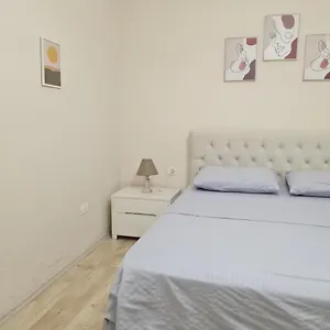  Apartment Downtown Boulevard With A Cute Balcony!